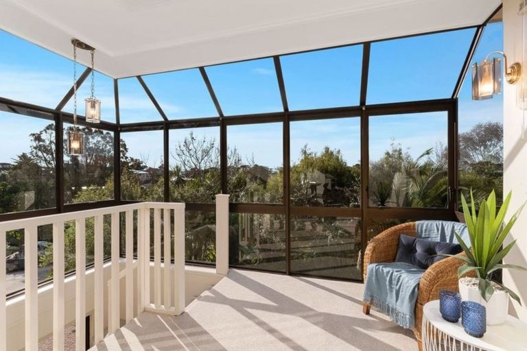 Photo of property in 1/2 Leith Way, Rothesay Bay, Auckland, 0630