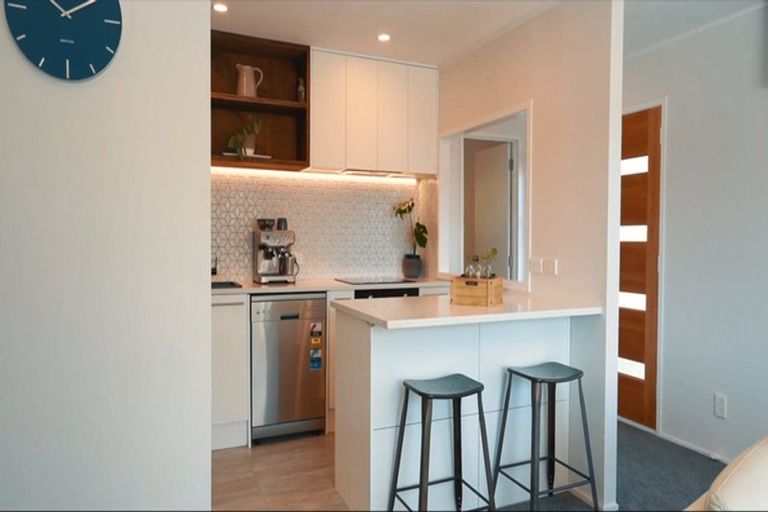 Photo of property in 1/9 Paruru Avenue, Northcote, Auckland, 0627