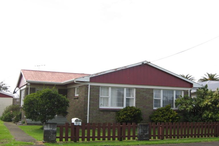 Photo of property in 82 Broadway, Waitara, 4320