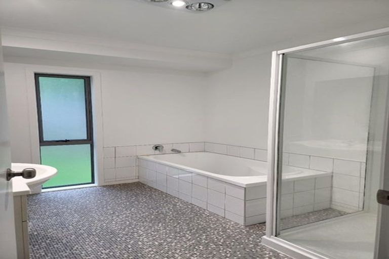 Photo of property in 1185 South Road, Oakura, 4314