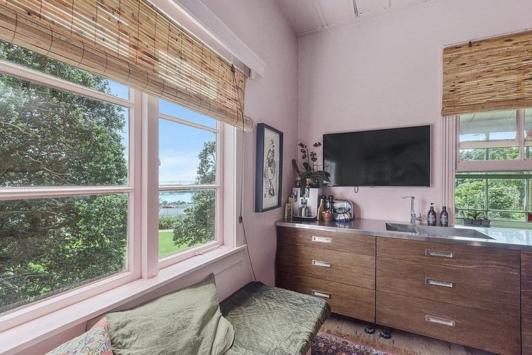 Property details for 89 St Marys Road, Saint Marys Bay, Auckland, 1011