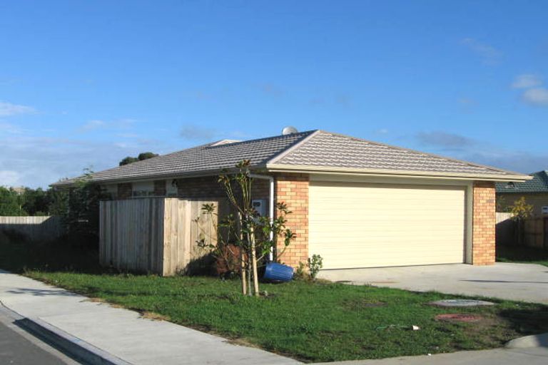 Photo of property in 6 Scowns Way, Glendene, Auckland, 0602