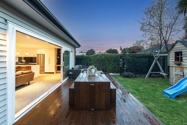 Photo of property in 215 Springfield Road, St Albans, Christchurch, 8014