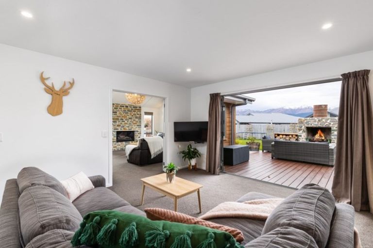 Photo of property in 14 Cone Peak Close, Lake Hayes, Queenstown, 9304