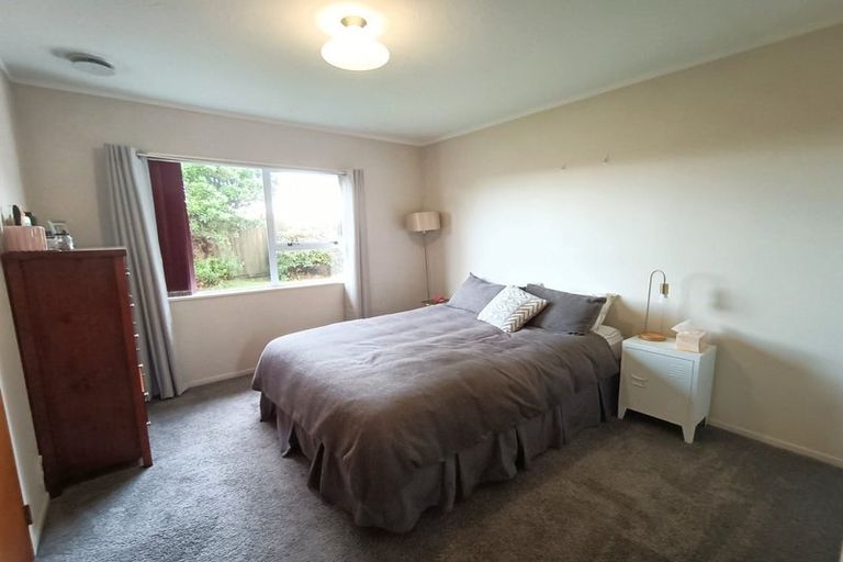 Photo of property in 51a Guadeloupe Crescent, Grenada Village, Wellington, 6037