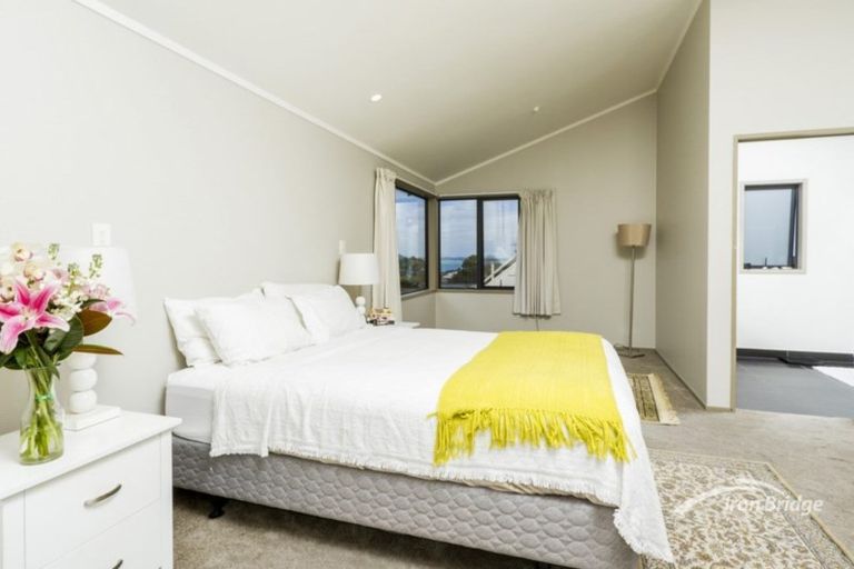 Photo of property in 4/431 East Coast Road, Mairangi Bay, Auckland, 0630