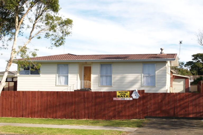 Photo of property in 8 Kivell Close, Mangere East, Auckland, 2024