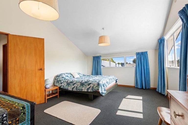 Photo of property in 17 Milverton Avenue, Hokowhitu, Palmerston North, 4410