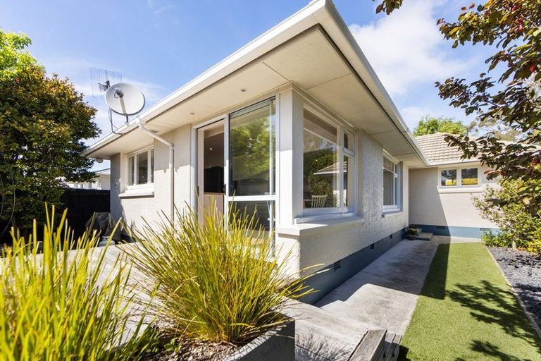 Photo of property in 1/420 Memorial Avenue, Burnside, Christchurch, 8053