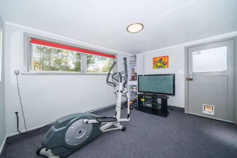 Photo of property in 17 Swansea Street, Hokowhitu, Palmerston North, 4410