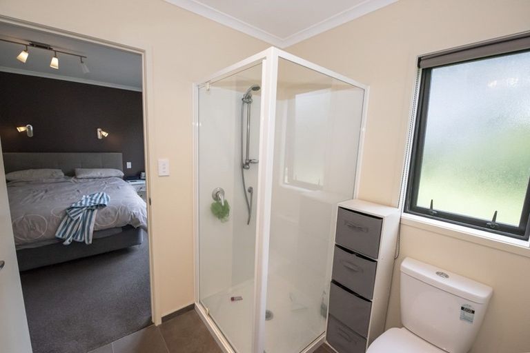 Photo of property in 8 Dunbar Place, Highlands Park, New Plymouth, 4312