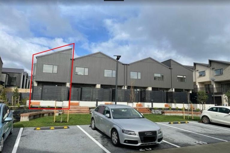 Photo of property in 27/28 Westgate Drive, Westgate, Auckland, 0614