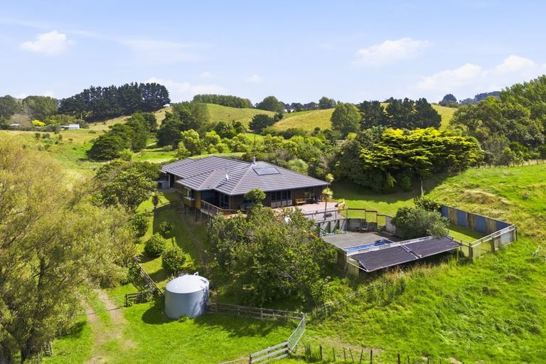 Photo of property in 84 Derham Road, Te Horo, Otaki, 5581