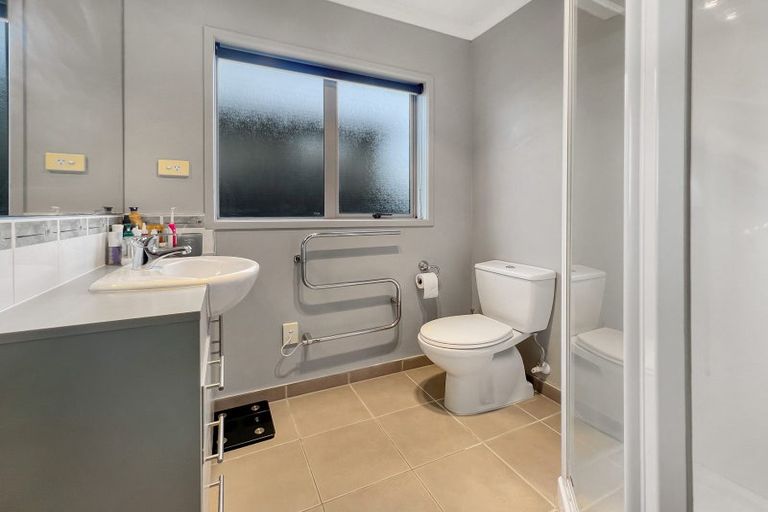 Photo of property in 36 Anchorite Way, Red Beach, 0932