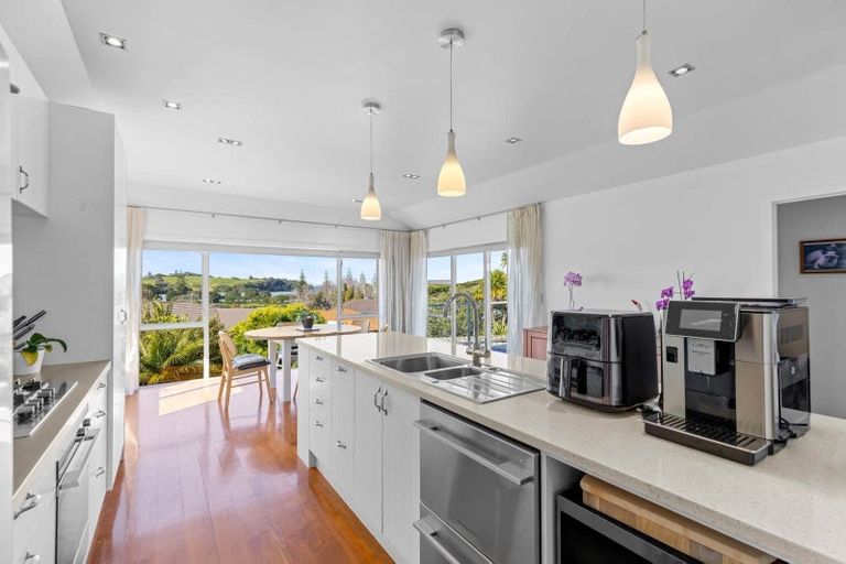 Photo of property in 26 Kotanui Avenue, Army Bay, Whangaparaoa, 0930