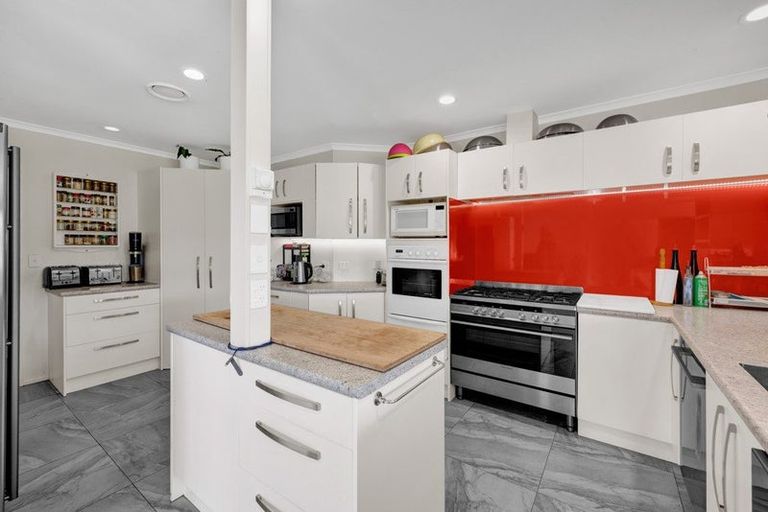 Photo of property in 10b Gladstone Street, Hawera, 4610