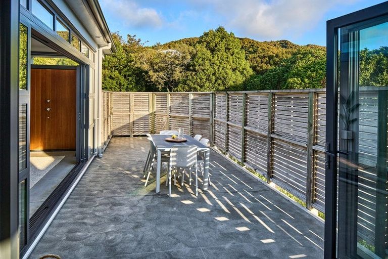 Photo of property in 4 Caughley Grove, Karori, Wellington, 6012