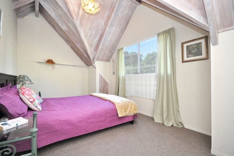 Photo of property in 3 Pohutukawa Avenue, Red Beach, 0932