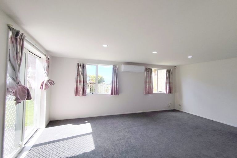 Photo of property in 3 Cityview Place, Massey, Auckland, 0614