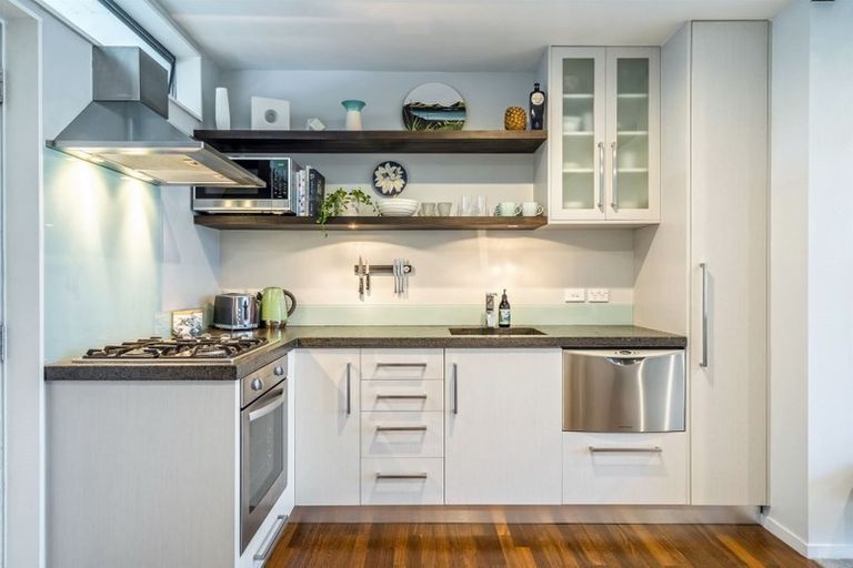 Photo of property in 3/73 Princes Street, Northcote Point, Auckland, 0627