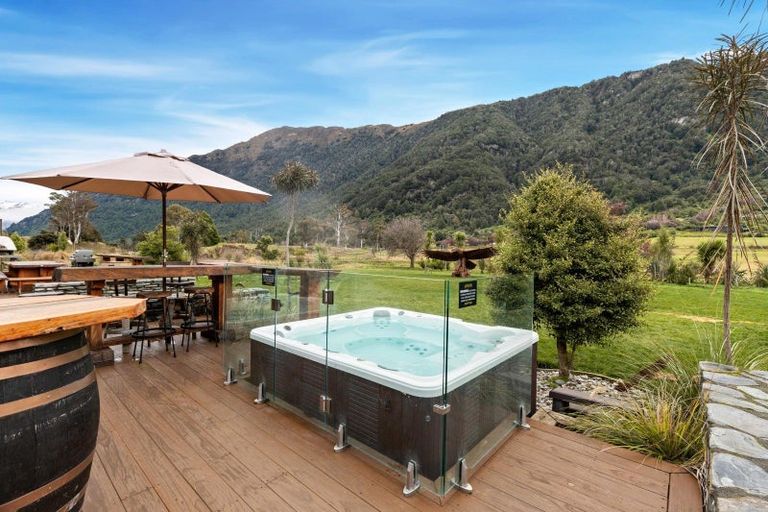 Photo of property in 46 Tui Drive, Mount Creighton, Queenstown, 9371