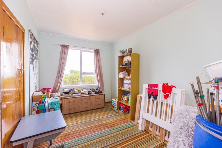 Photo of property in 112 Karaka Street, Castlecliff, Whanganui, 4501