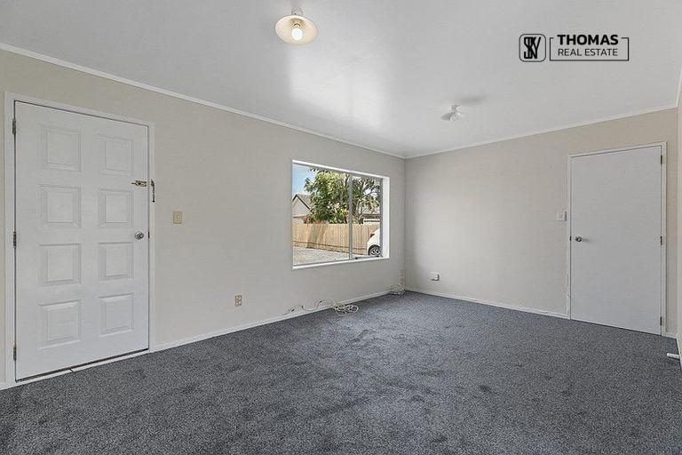 Photo of property in 2/24 Horlicks Place, Randwick Park, Auckland, 2105