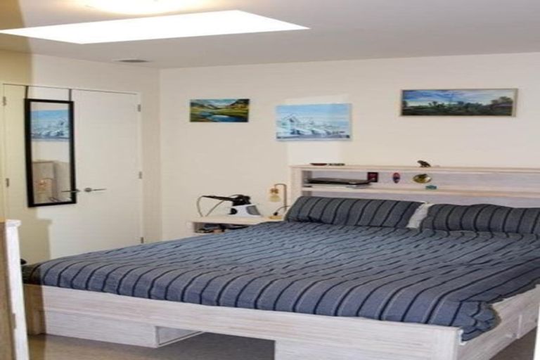 Photo of property in 4/25 Home Street, Mount Victoria, Wellington, 6011