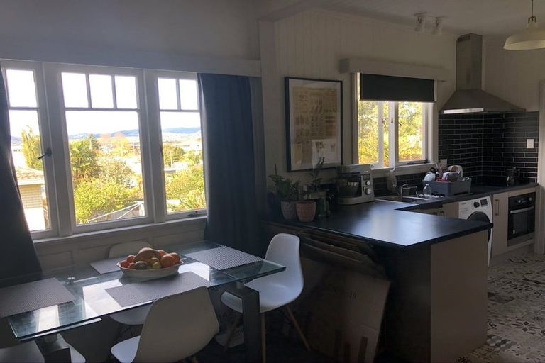 Photo of property in 16 Edgecumbe Road, Tauranga, 3110