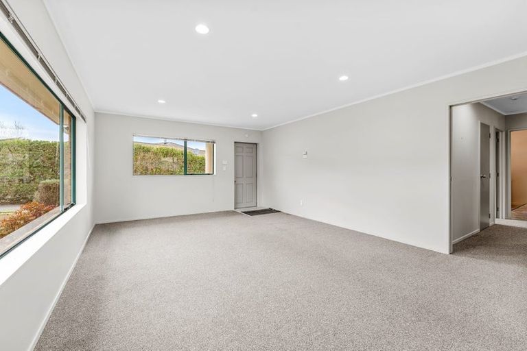 Photo of property in 1/52 Donald Street, Stanmore Bay, Whangaparaoa, 0932