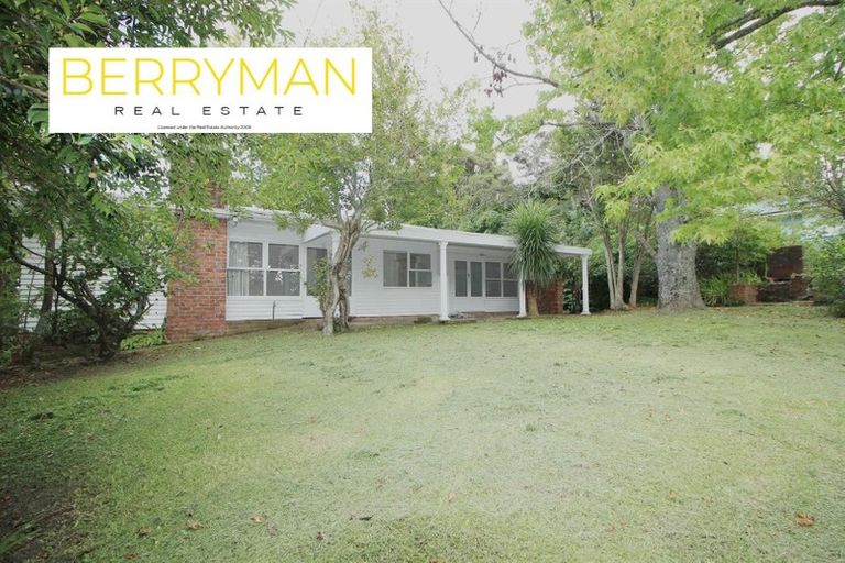 Photo of property in 208 Godley Road, Titirangi, Auckland, 0604