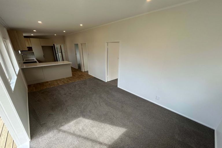 Photo of property in 14 Laurie Street, Red Beach, 0932