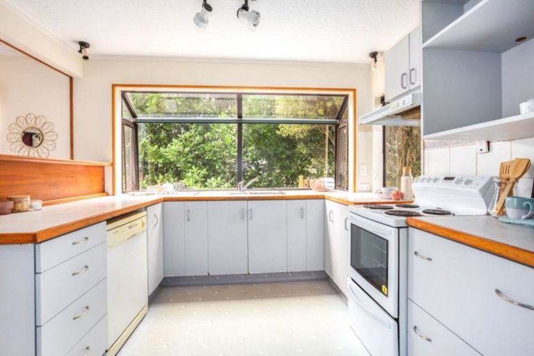 Photo of property in 3 Puketai Place, Pukerua Bay, 5026