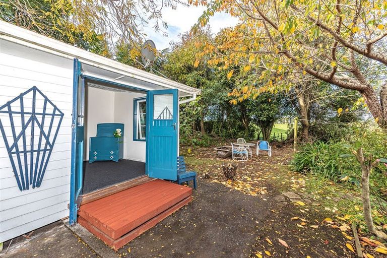 Photo of property in 2a Weraroa Road, Waverley, 4510