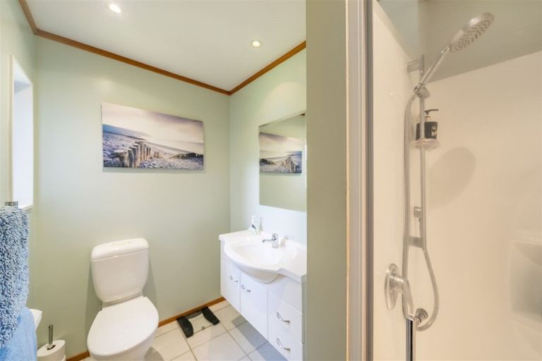 Photo of property in 13 Eastview Grove, Normandale, Lower Hutt, 5010