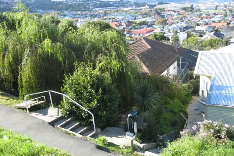 Photo of property in 37 Easther Crescent, Kew, Dunedin, 9012