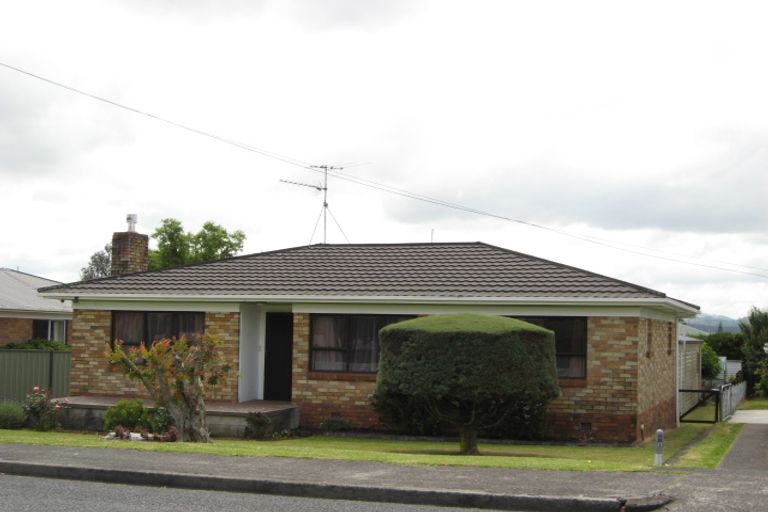 Photo of property in 72 Wellington Street, Pukekohe, 2120