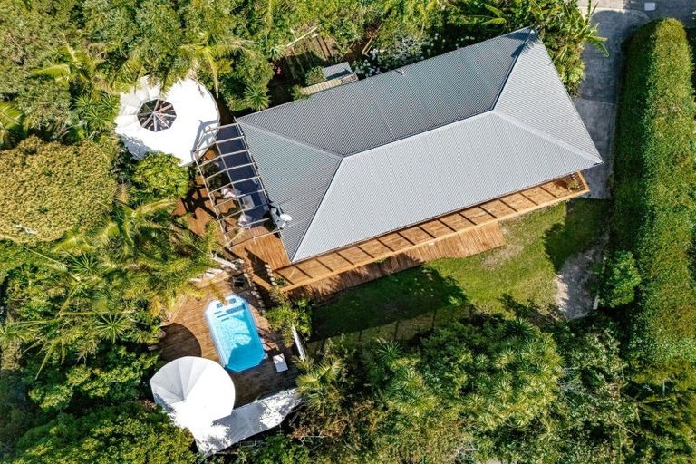 Photo of property in 23 Cliff Road, Torbay, Auckland, 0630