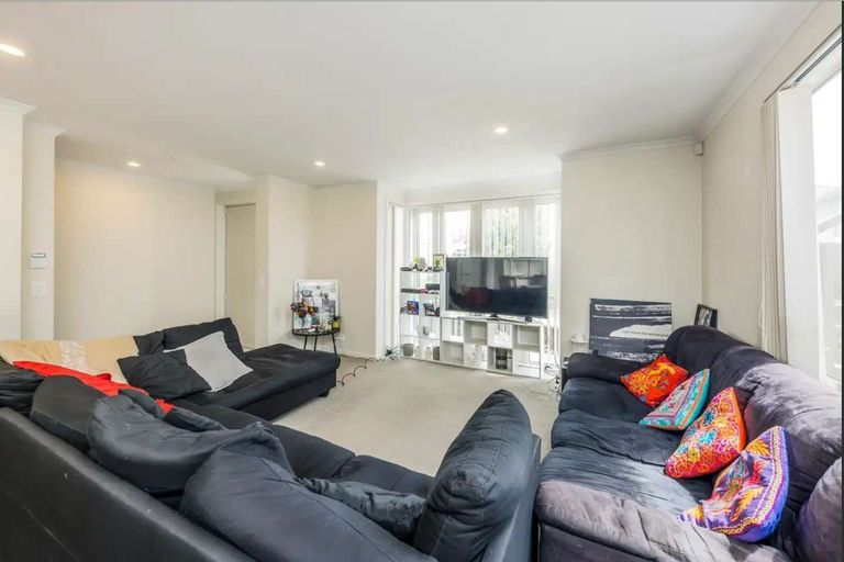 Photo of property in 45 Hollowout Street, Takanini, 2112