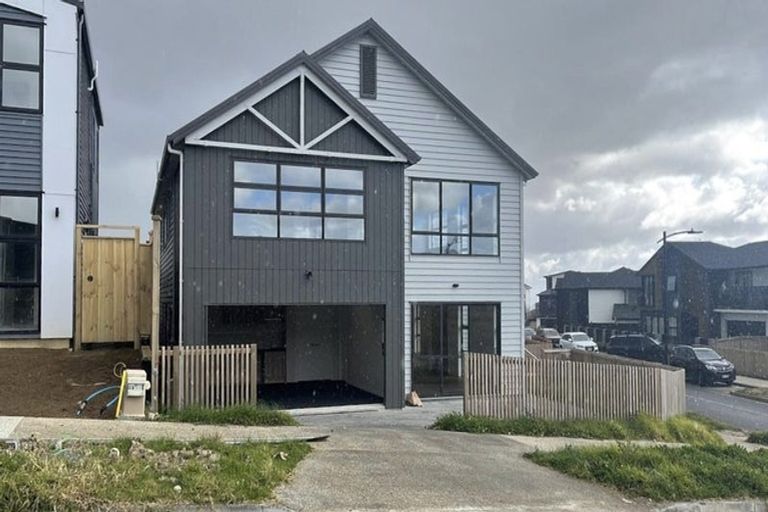 Photo of property in 2 Bendridge Street, Flat Bush, Auckland, 2019