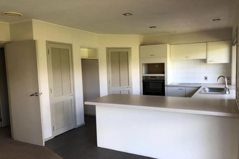 Photo of property in 30 Meadowland Drive, Somerville, Auckland, 2014