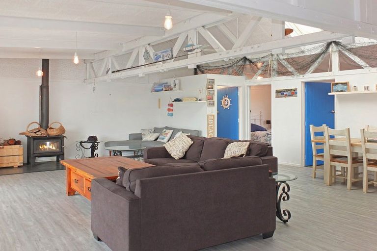 Photo of property in 2a Andresen Street, Foxton Beach, Foxton, 4815