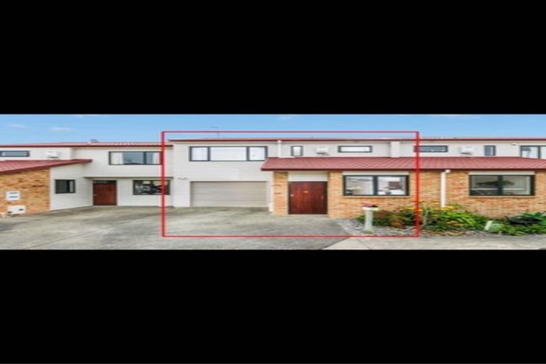 Photo of property in 25/22 Northcross Drive, Oteha, Auckland, 0632