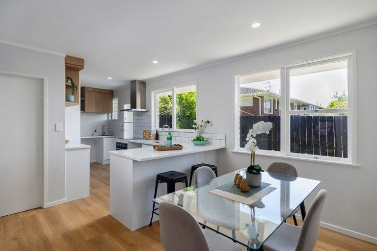 Photo of property in 2/99 Panama Road, Mount Wellington, Auckland, 1062