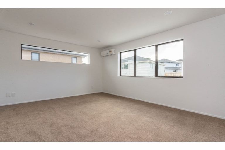 Photo of property in 139 Tiriwa Drive, Massey, Auckland, 0614