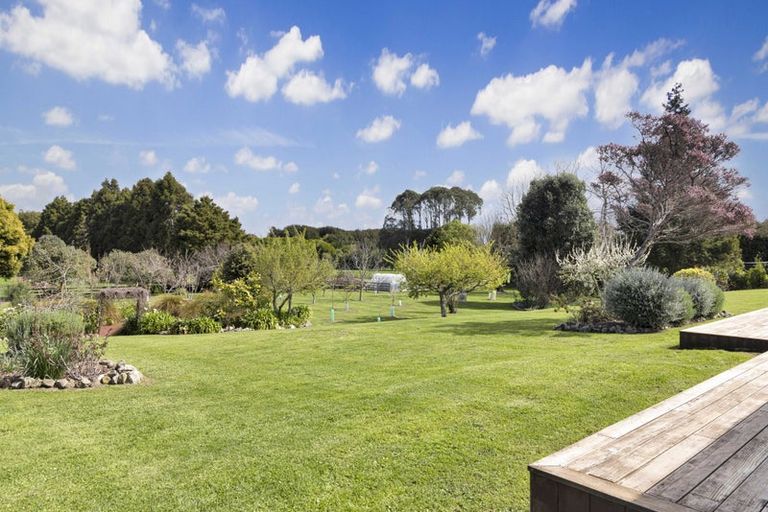 Photo of property in 225 Waitohu Valley Road, Otaki, 5583
