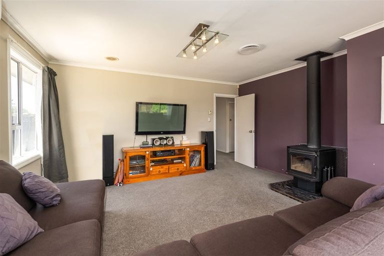 Photo of property in 24 Ealing Street, Redwood, Christchurch, 8051