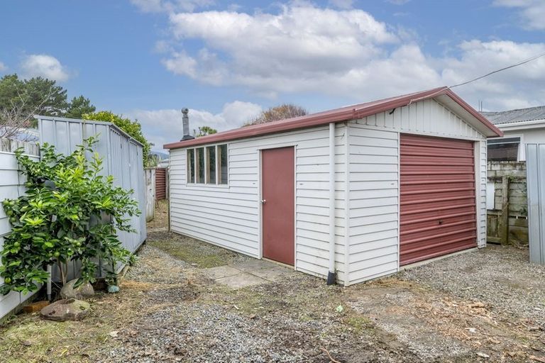 Photo of property in 8 Te Rauparaha Street, Otaki, 5512