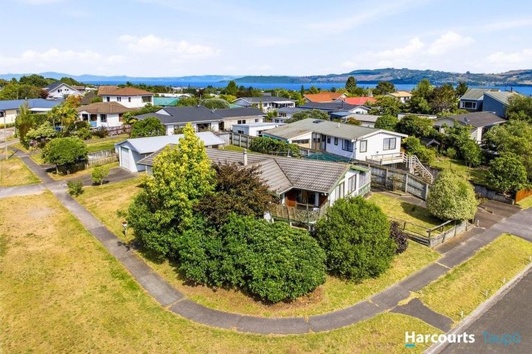 Photo of property in 6 Newberry Place, Richmond Heights, Taupo, 3330