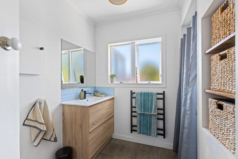 Photo of property in 1/46 Matipo Road, Mairangi Bay, Auckland, 0630